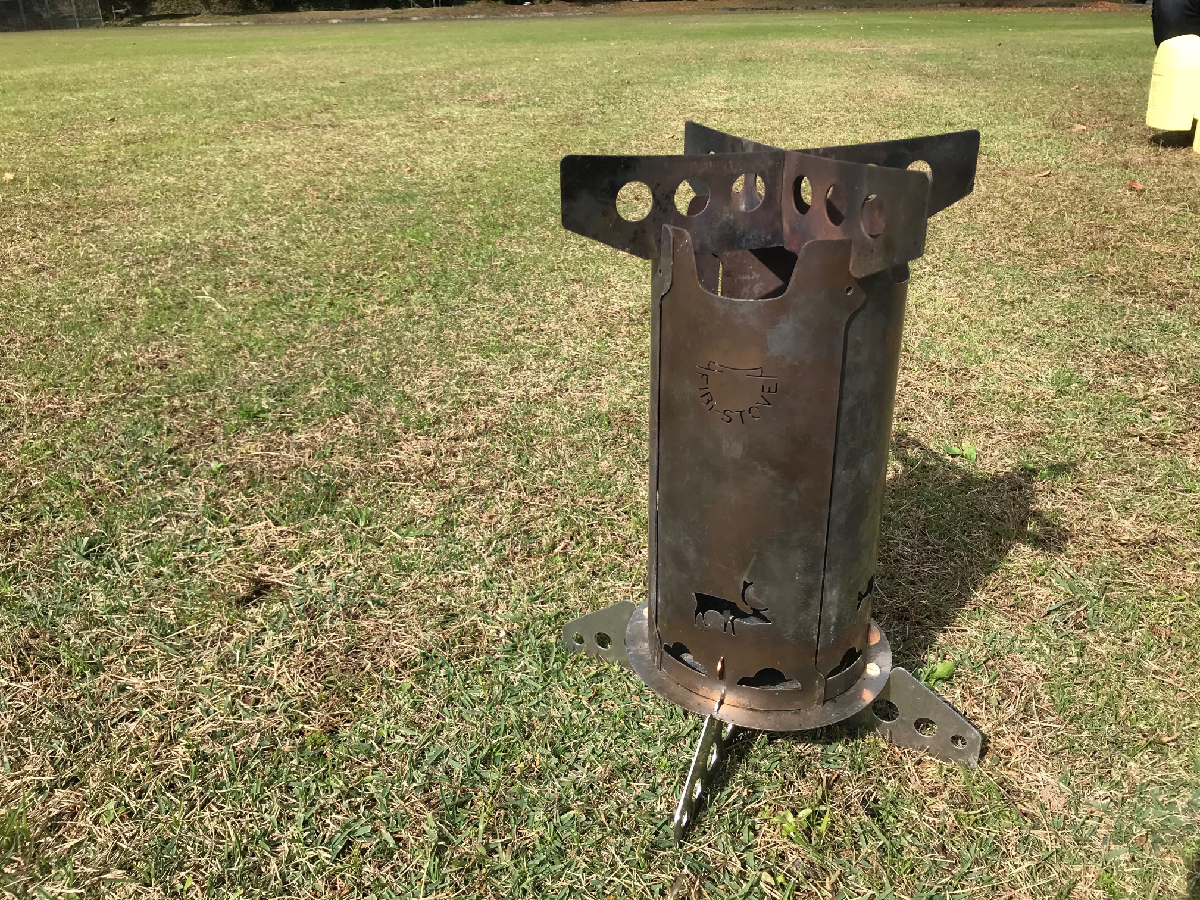 フィビストーブ FIBI-STOVE　焚火台　ウッドストーブ ファロスストア】ちょっと珍しい煙突型の焚火台「フィビーストーブ