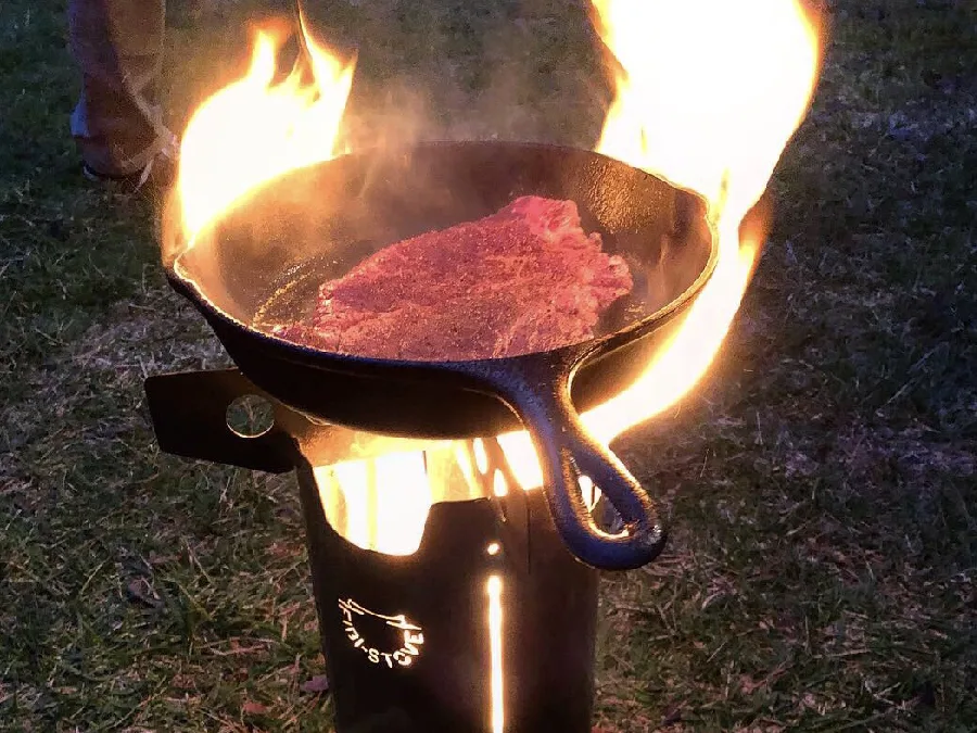 フィビストーブ FIBI-STOVE　焚火台　ウッドストーブ ファロスストア】ちょっと珍しい煙突型の焚火台「フィビーストーブ