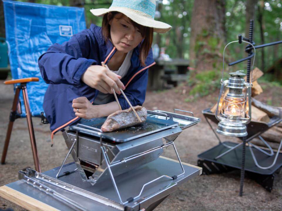 机の上の小さな焼肉屋さん ユニセラで卓上焼肉を楽しんじゃおう キャンプ アウトドアのtakibi タキビ Part 2