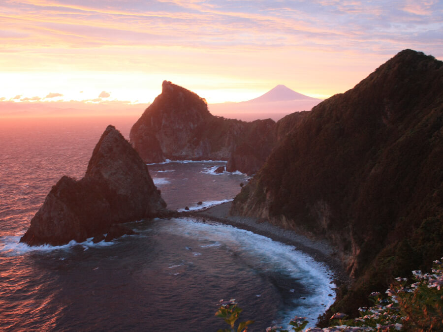 雲見夕陽と潮騒の岬オートキャンプ場