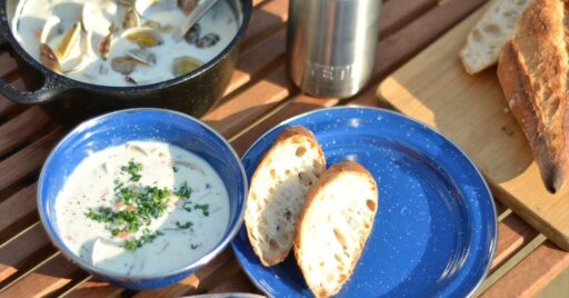 あったか春の味 濃厚クラムチャウダー!-そとごはん-