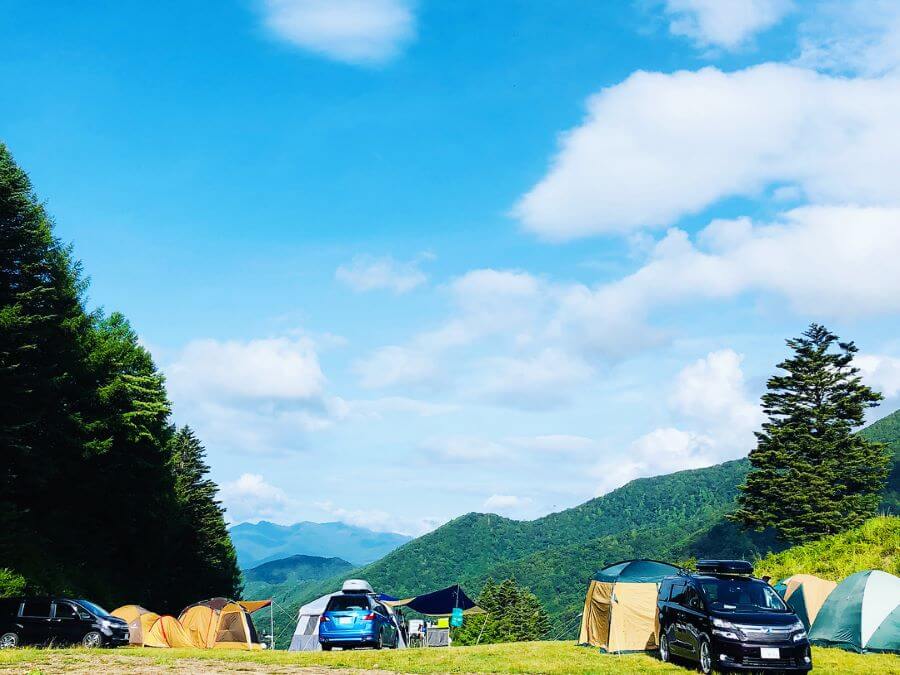 青空　車　テント