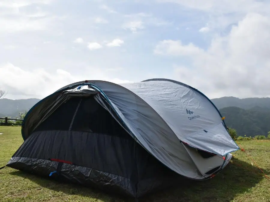 QUECHUA（ケシュア）2秒で設営できるポップアップテント！設営