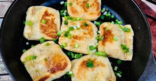 朝食にもおつまみにもピッタリ!簡単・楽チン「納豆の油揚げ詰め」-そとごはんー