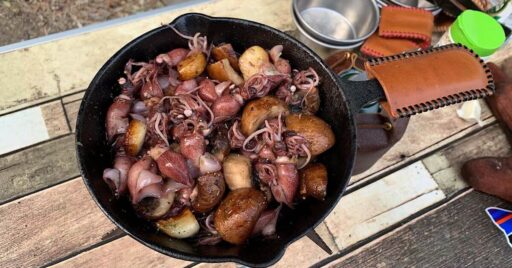 今が旬!ほたるいかとマッシュルームのアヒージョ♫-そとごはん-