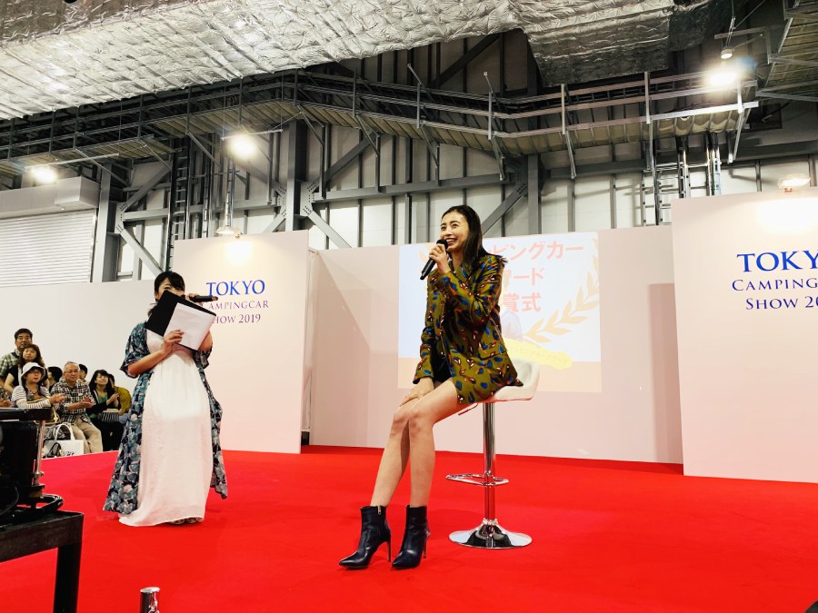 片瀬那奈さんトークショー　東京キャンピングカーショー2019