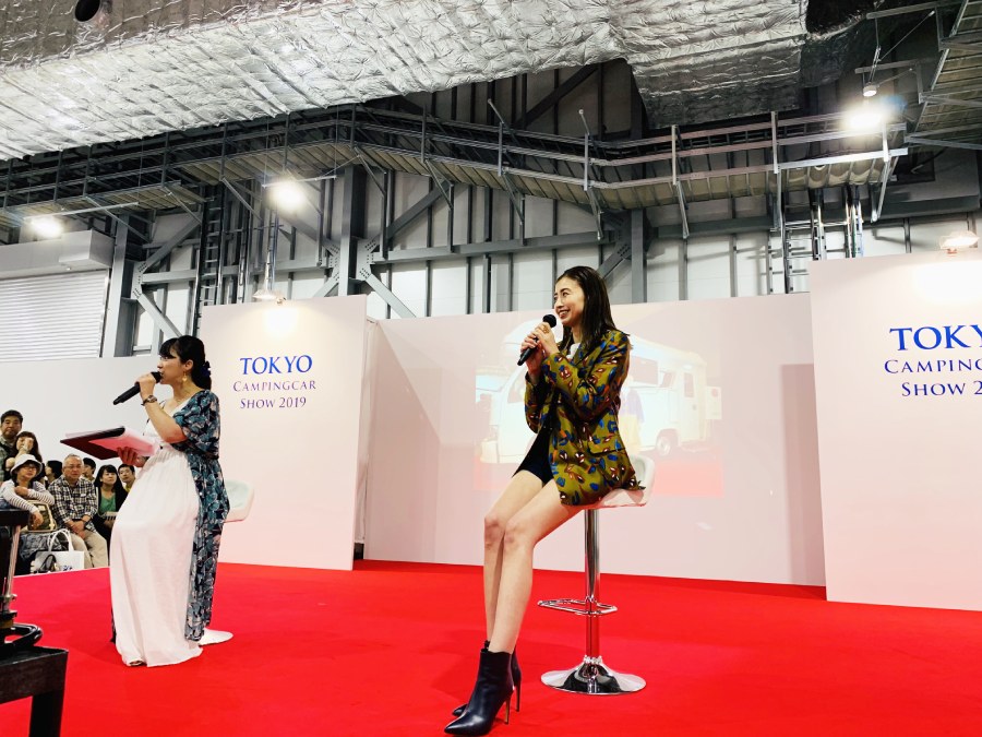 片瀬那奈さんトークショー　東京キャンピングカーショー2019