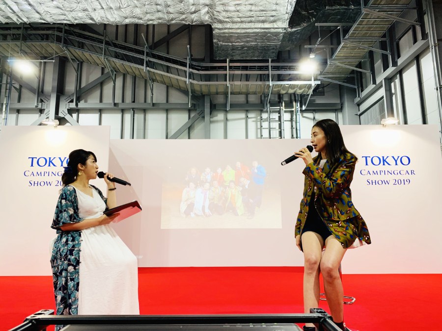 片瀬那奈さんトークショー　東京キャンピングカーショー2019