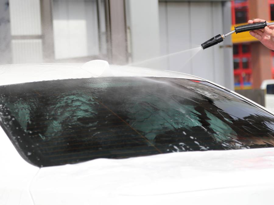 キャンプでの車汚れの悩みとはもう無縁 汚れの防止策を部位別にご紹介 キャンプ アウトドアのtakibi タキビ