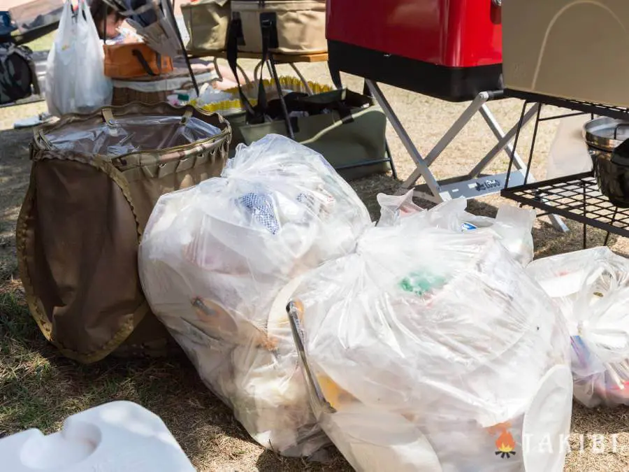 Quick Camp 昨年即完売した トラッシュボックス が新色を追加して帰ってくる キャンプ アウトドアのtakibi タキビ