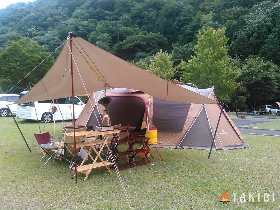 テントキャンプ