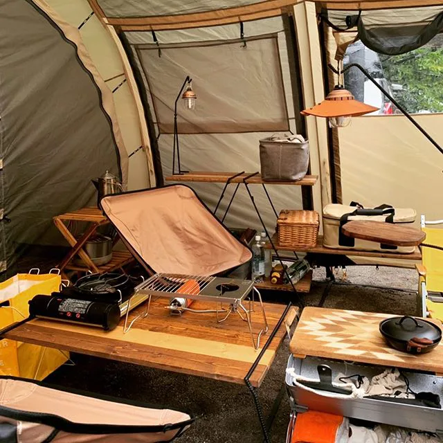 おしゃれサイトに欠かせない「ベアボーンズリビング」から目が離せない