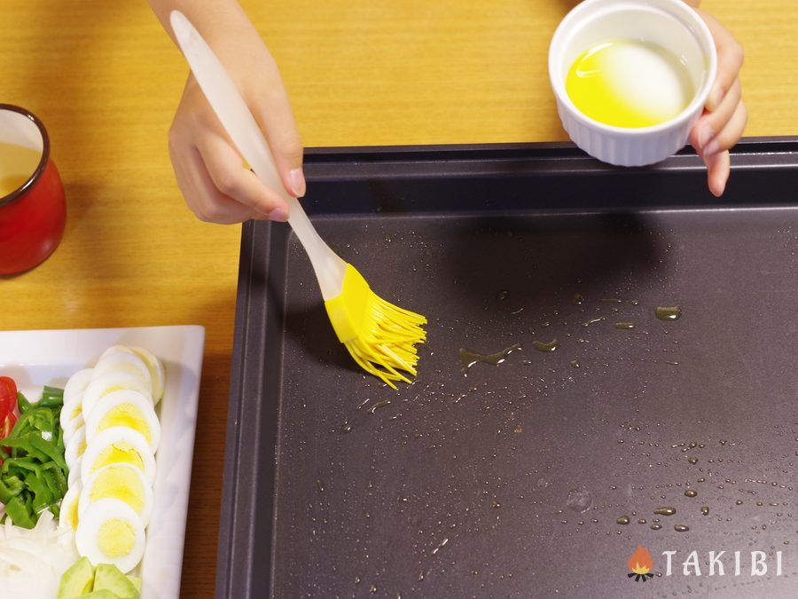 ホットプレートでお手軽に♪餃子の皮ピザ－そとごはん－