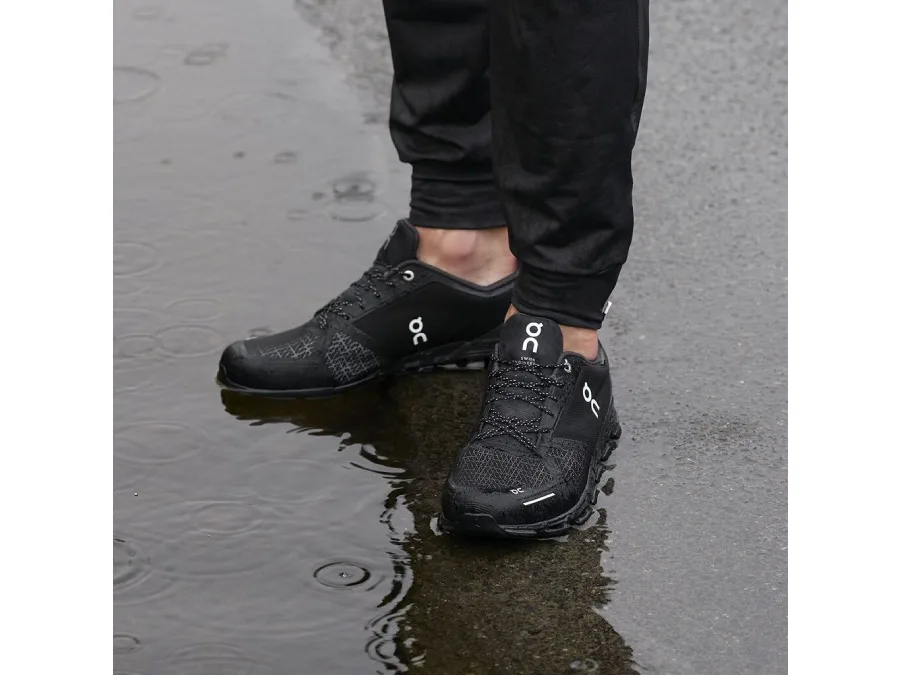 OnCloudrock2 トレッキングシューズ ブラック OnCloudrock2 トレッキングシューズ ブラック ハイキング