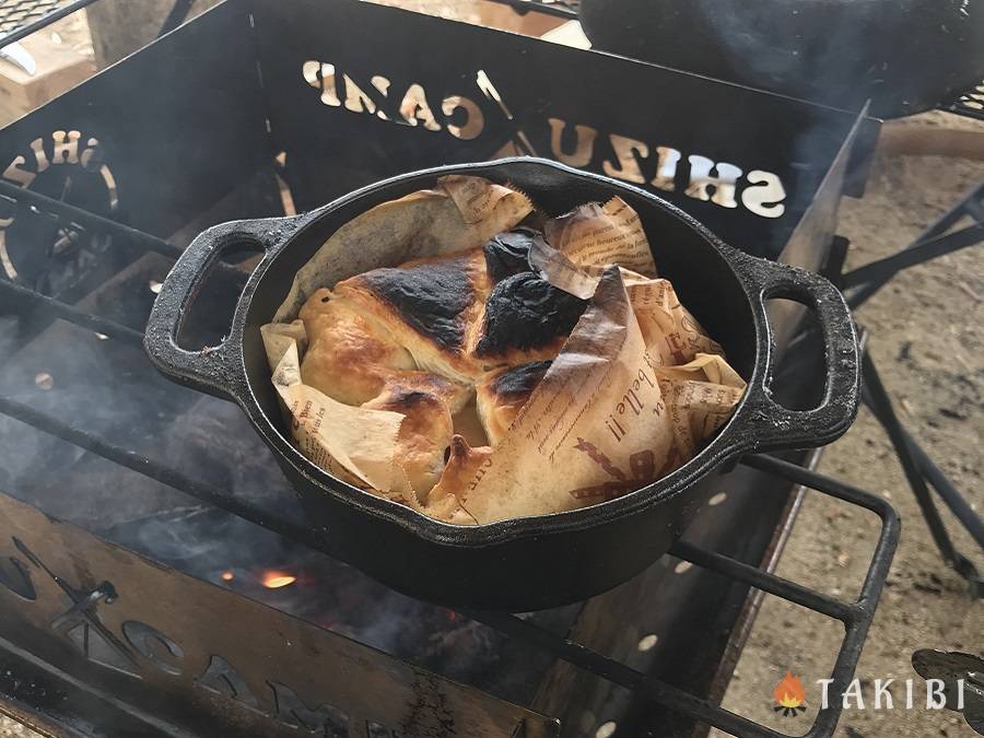 ダッチオーブンでキャンプ料理をおいしく作るコツ,火加減がポイント