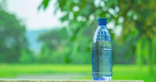 ウォータージャグ? ペットボトル? キャンプでの飲み水の管理