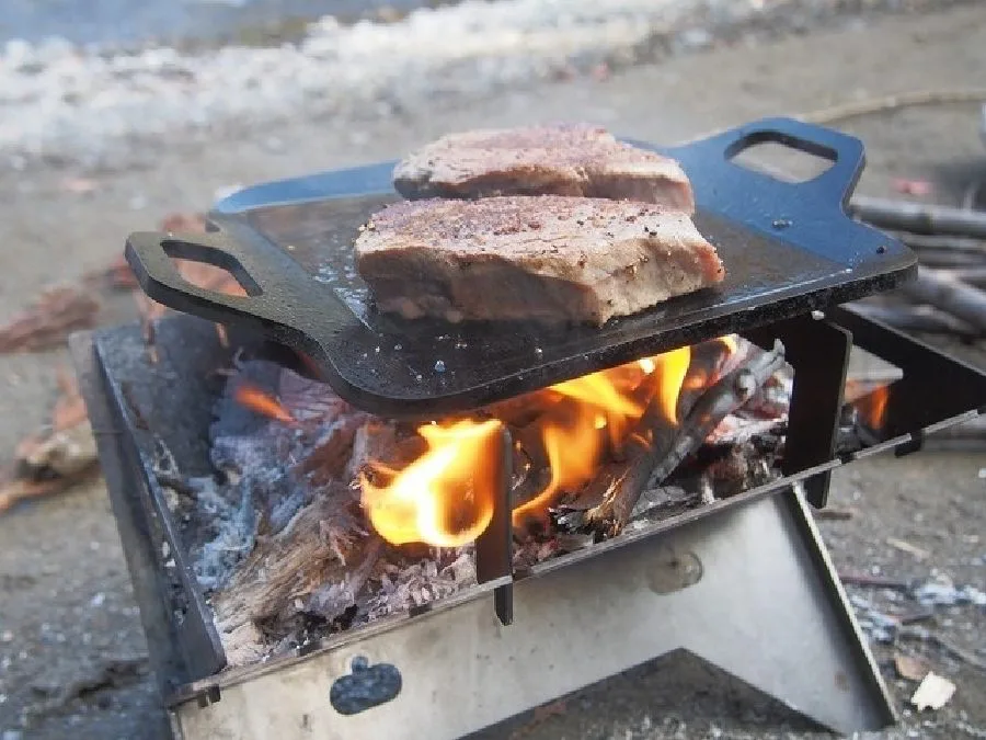金属加工の町工場から生まれた逸品！焚き火台「Fire Base」 | キャンプ