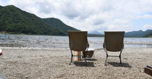 キャンプにおすすめの人気ローチェア16選!コスパ・おしゃれさ・リクライニング可・あぐら可など部門ごと…