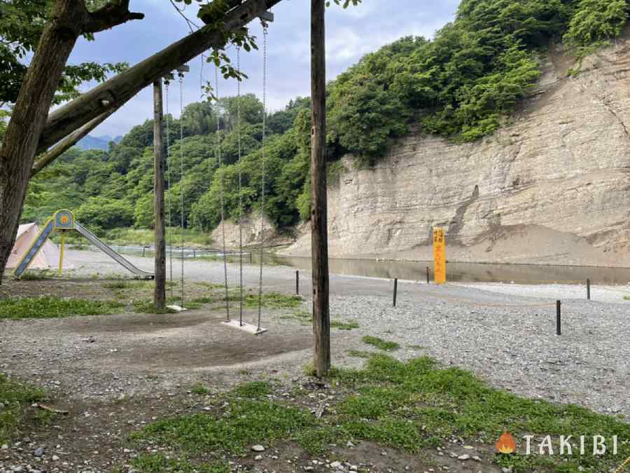 秩父巴川オートキャンプ場にある遊具