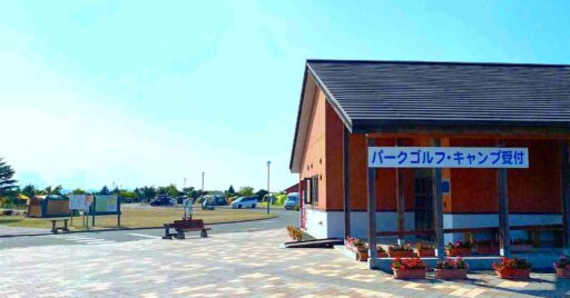 【北海道】湖のほとりで芝生フカフカの癒しキャンプ!レイクサイドパーク・のとろで爽やかな夏を。