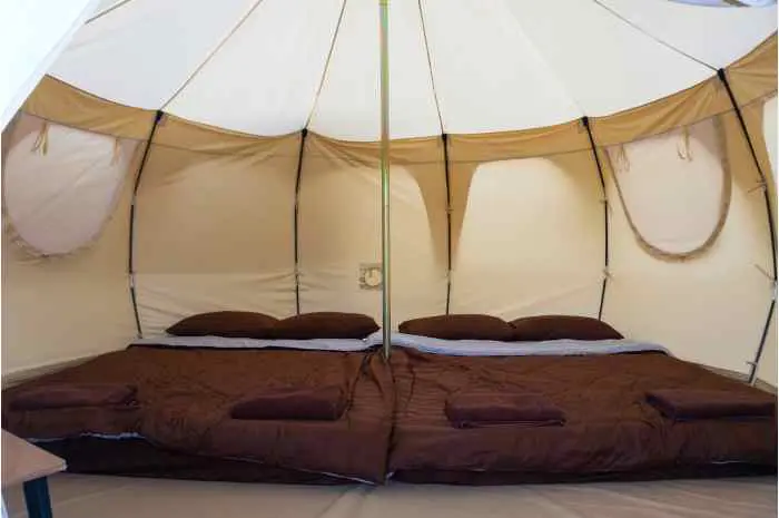 キャンプ中もぐっすり眠るための枕！選び方とおすすめアイテム15選 | TAKIBI（タキビ） | キャンプ・グランピングなどアウトドアの総合情報サイト