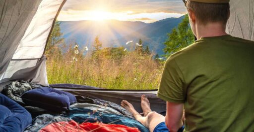 キャンプ中もぐっすり眠るための枕!選び方とおすすめアイテム15選