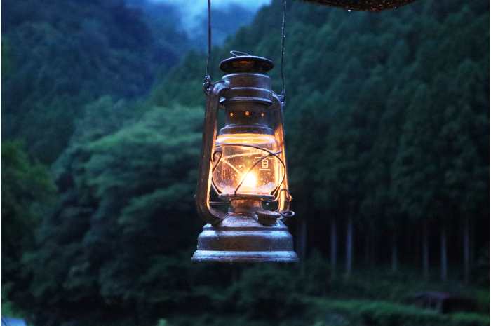 ランタンなどの照明器具