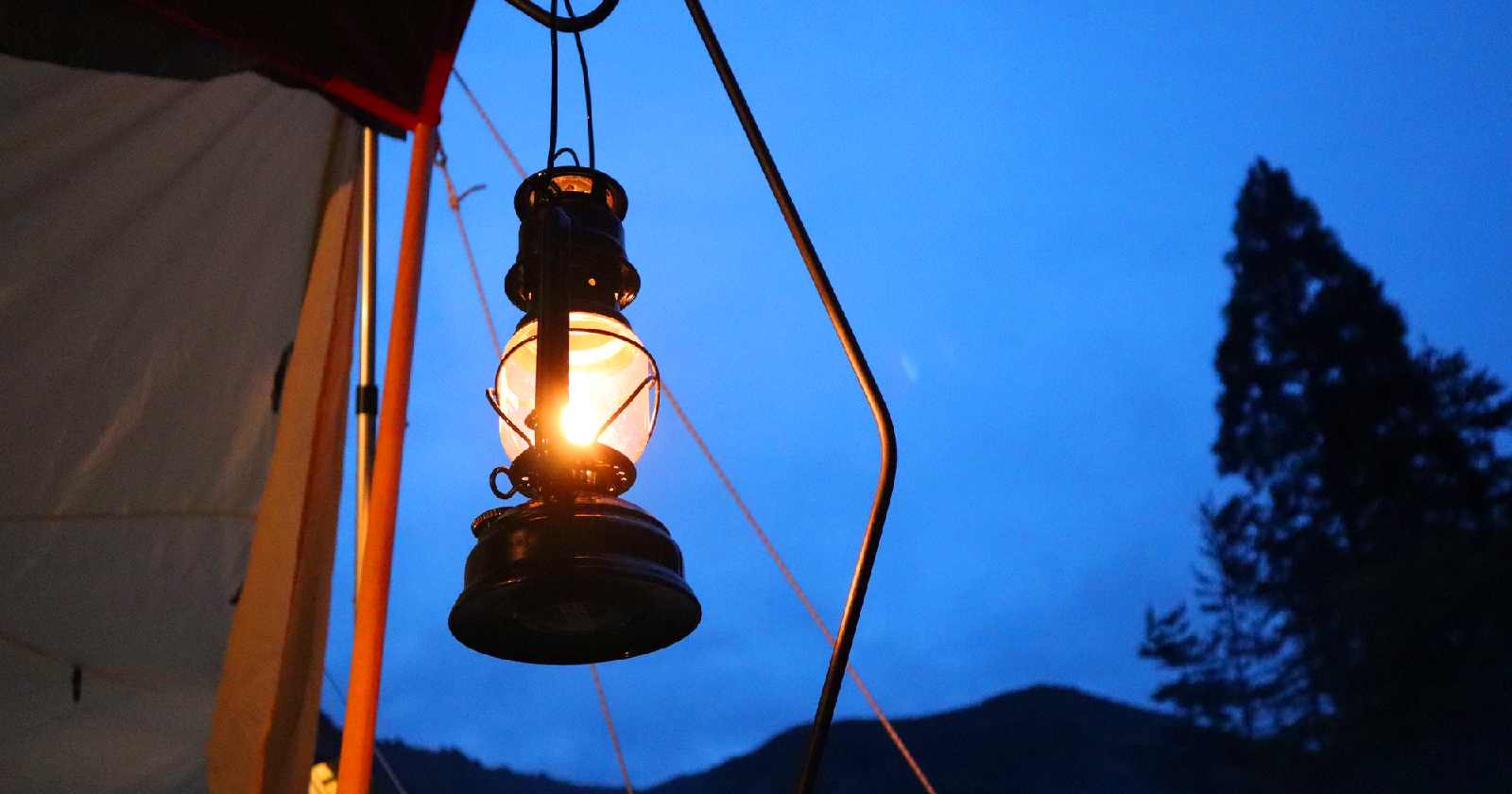 灯りに癒されるオイルランタンでキャンプの夜を演出！人気商品＆選び方