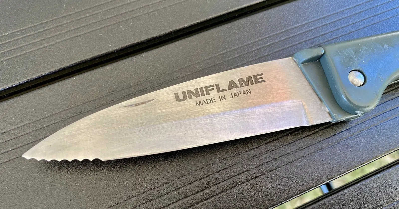 Uniflame ギザ刃キャンプナイフは携帯性も使い勝手も抜群 ユニフレームの調理用ナイフ Takibi タキビ キャンプ アウトドアの総合情報サイト