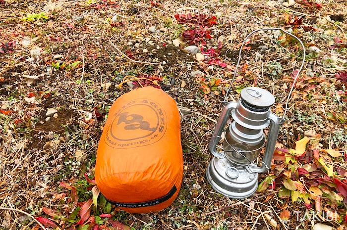 ビッグアグネス（BIG AGNES） SCOUT PLUS UL2の収納バッグとランタン