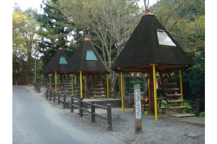 近畿】特別なひとときを味わえる！ツリーハウスのあるキャンプ場5選