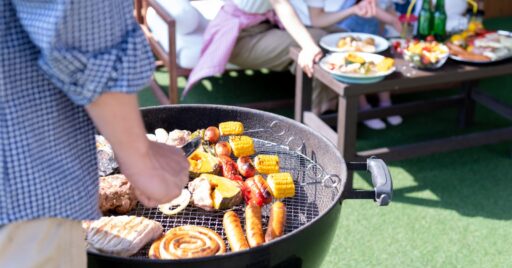 キャンプでバーベキューをやろう!必要な持ち物&便利グッズをご紹介