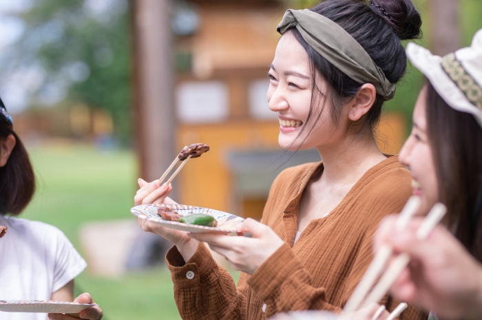 季節に応じた服装でグランピングを楽しもう！