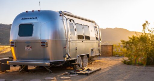 トレーラーハウスでグランピング!エリア別おすすめ施設をご紹介!