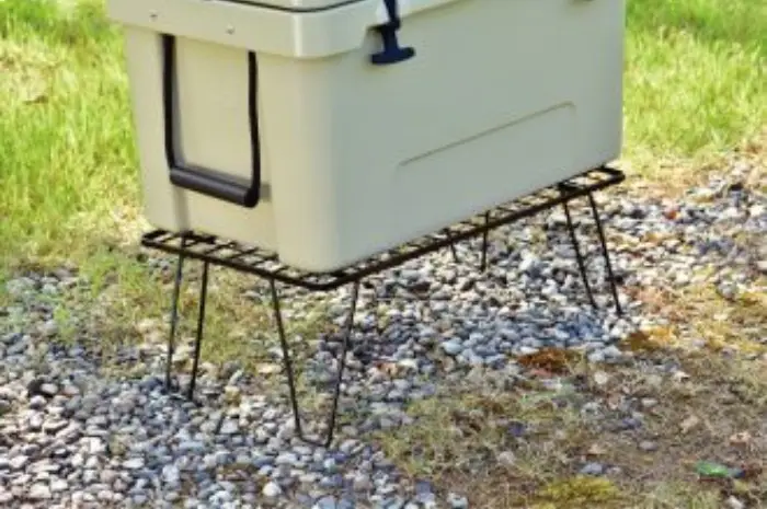 UNIFLAME（ユニフレーム）のフィールドラックはキャンプ時の収納に便利