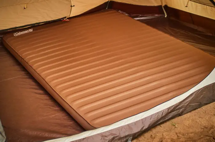 キャンプでの睡眠をサポート！コールマンのおすすめマット6選 | TAKIBI