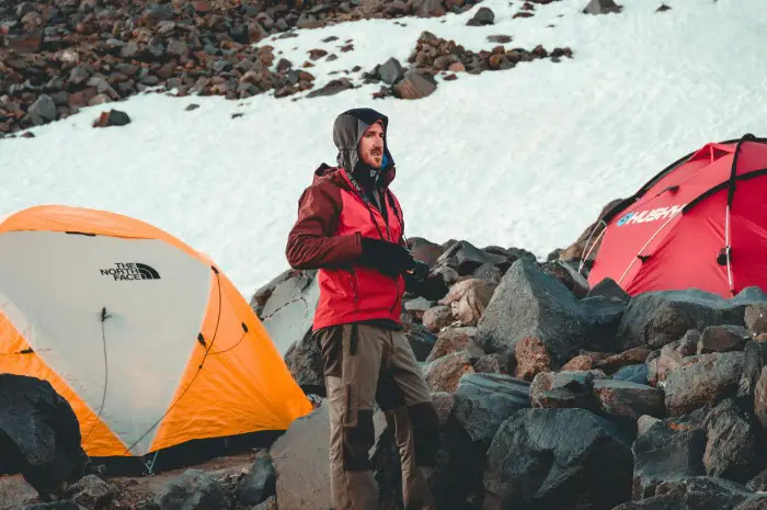 キャンプでの睡眠をサポート！コールマンのおすすめマット6選 | TAKIBI