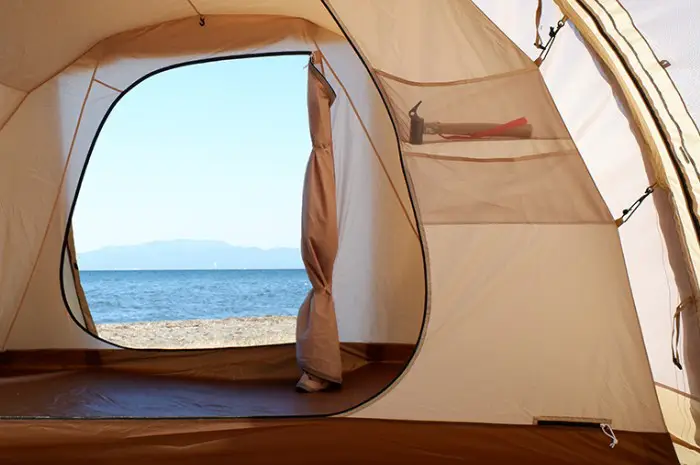 ゆとりのある広さが特徴！DOD「カマボコテント」の魅力を解説 | TAKIBI