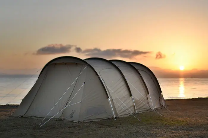 ゆとりのある広さが特徴！DOD「カマボコテント」の魅力を解説 | TAKIBI