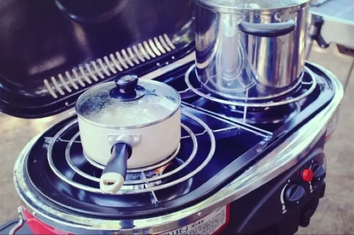 Coleman（コールマン）のツーバーナーで快適キャンプ飯