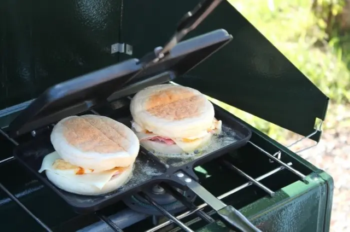 Coleman（コールマン）のツーバーナーで快適キャンプ飯